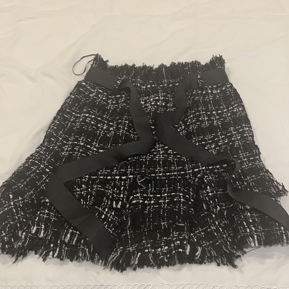 Tweed Skirt with ribbon tie - Picture 3 of 5